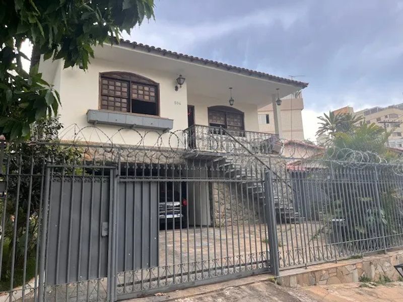 Casa com 4 quartos — Cidade Nova, Belo Horizonte