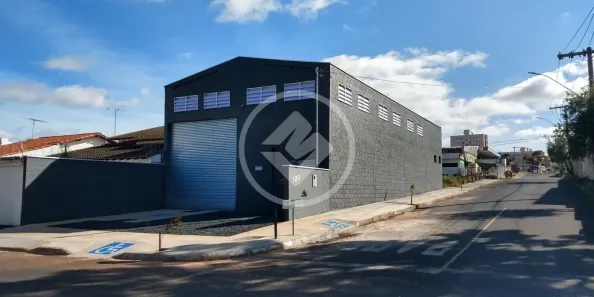 Galpão/Depósito/Armazém para alugar, 230m² no Pampulha, Uberlândia