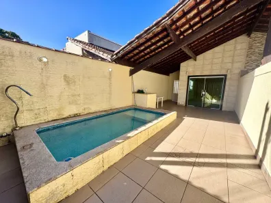 Casa com 3 Quartos à venda, 112m² no Guilhermina, Praia Grande