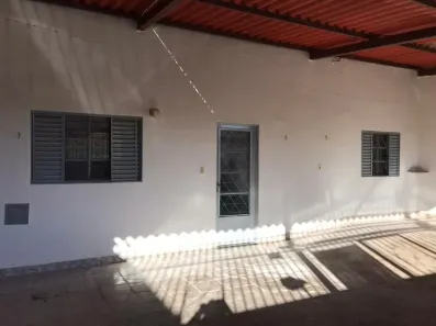 Casa com 2 Quartos para alugar, 250m² no Setor Central, Brasília