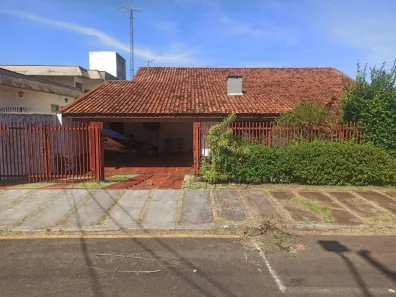 Casa com 4 Quartos à venda, 326m² no Lago Parque, Londrina