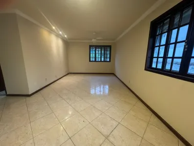 Casa com 4 Quartos à venda, 470m² no Camboinhas, Niterói