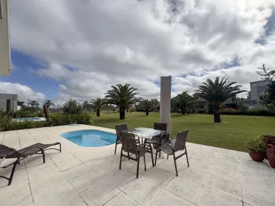 Casa de Condomínio com 4 Quartos à venda, 223m² no Remanso, Xangri-lá