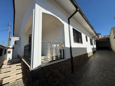 Casa com 5 Quartos à venda, 196m² no Centro, Pouso Alegre