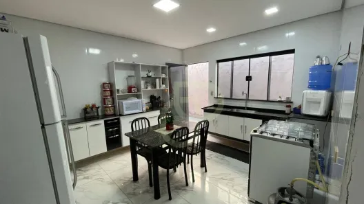 Sobrado com 3 Quartos à venda, 171m² no Parque Residencial Jaguari, Americana
