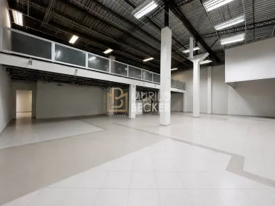 Ponto Comercial à venda, 740m² no São João, Jacareí
