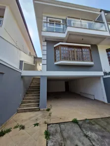 Sobrado com 4 Quartos à venda, 230m² no Cidade São Francisco, São Paulo