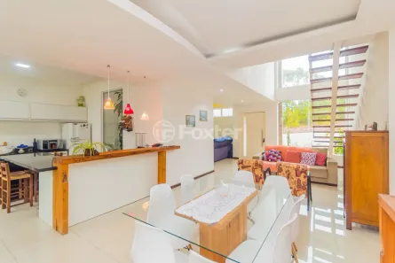 Casa de Condomínio com 3 Quartos à venda, 272m² no Hípica, Porto Alegre