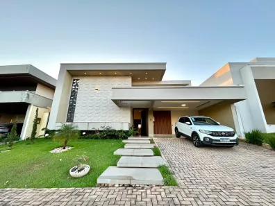 Casa com 3 Quartos para alugar, 250m² no Ribeirão do Lipa, Cuiabá