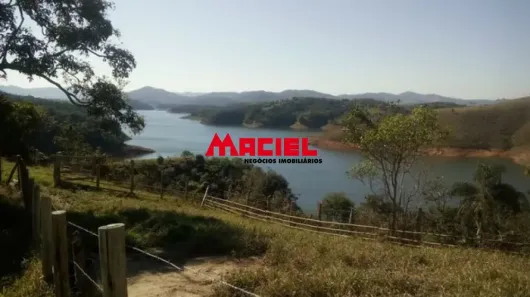 Fazenda/Sítio com 3 Quartos à venda, 100m² no , Paraibuna