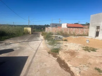 Lote/Terreno à venda, 200m² no Alfredo Freire IV, Uberaba