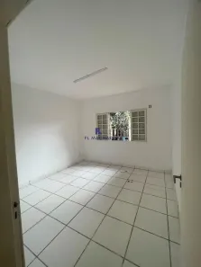 Casa com 3 Quartos para alugar, 128m² no Jardim das Esmeraldas, Goiânia