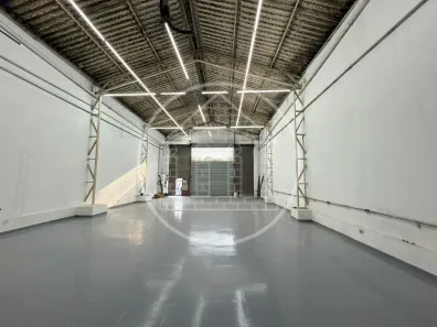 Galpão/Depósito/Armazém para alugar, 200m² no Cidade Dutra, São Paulo