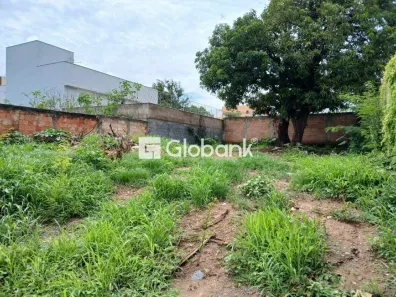 Lote/Terreno à venda, 360m² no São Mateus, Montes Claros