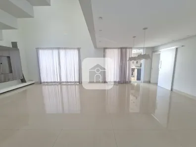 Casa de Condomínio com 3 Quartos para alugar, 300m² no Jardim Botânico, Uberlândia