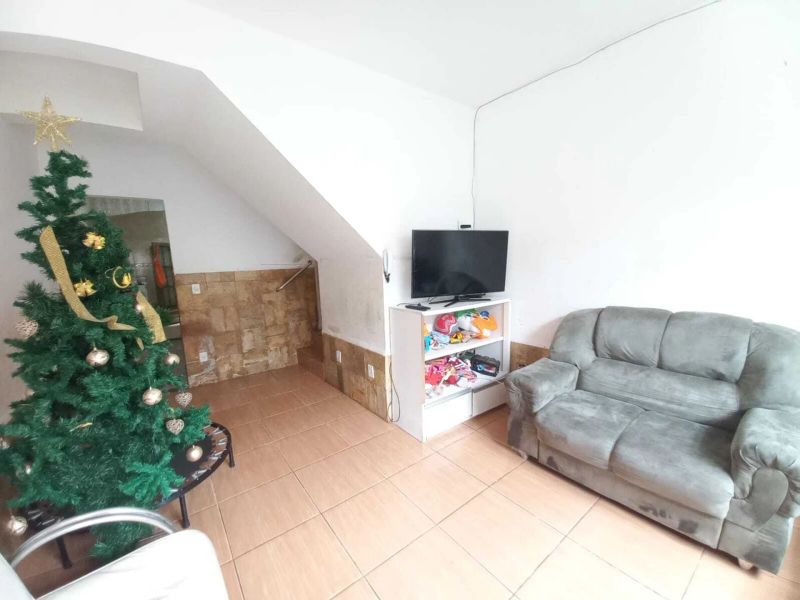 Casa com 2 quartos — Santa Mônica, Belo Horizonte