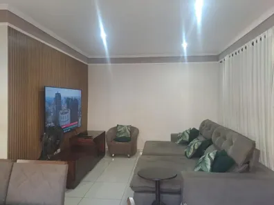 Casa com 3 Quartos à venda, 200m² no Vila Tibério, Ribeirão Preto