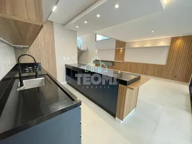 Sobrado com 4 Quartos à venda, 279m² no Piracangaguá, Taubaté