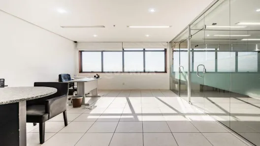 Sala Comercial para alugar, 96m² no Três Figueiras, Porto Alegre