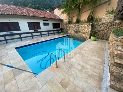 Casa com 4 Quartos à venda, 450m² no São Francisco, Niterói