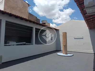 Casa com 3 Quartos à venda, 250m² no São Jorge, Uberlândia