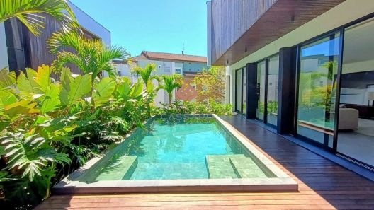 Casa de Condomínio com 3 Quartos à venda, 484m² no Cacupé, Florianópolis
