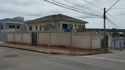 Casa com 4 Quartos à venda, 329m² no Maracanã, Anápolis