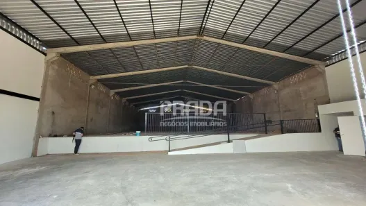 Galpão/Depósito/Armazém à venda, 800m² no Lagoinha, Uberlândia