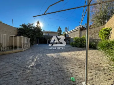 Casa com 5 Quartos à venda, 300m² no Hugo Lange, Curitiba