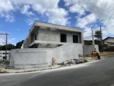 Sobrado com 3 Quartos à venda, 155m² no Costa e Silva, Joinville