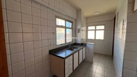 Apartamento com 3 Quartos para alugar, 98m² no Centro, Uberaba
