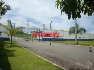 à venda, 1557m² no Condomínio Colinas do Parahyba, São José dos Campos