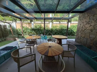 Casa de Condomínio com 4 Quartos para alugar, 250m² no Fazenda Inglesa, Petrópolis
