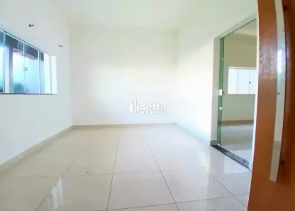 Casa com 3 Quartos para alugar, 245m² no Umuarama, Uberlândia