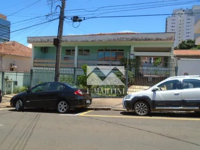 Casa com 4 Quartos à venda, 373m² no Centro, Piracicaba