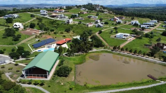 Lote/Terreno com 1 Quarto à venda, 825m² no Santana, Gravatá