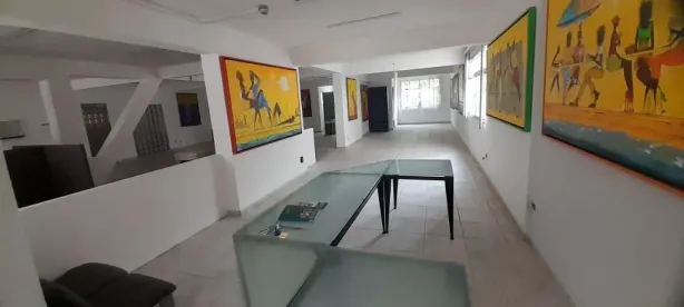 Sala Comercial para alugar, 330m² no Pitangueiras, Guarujá