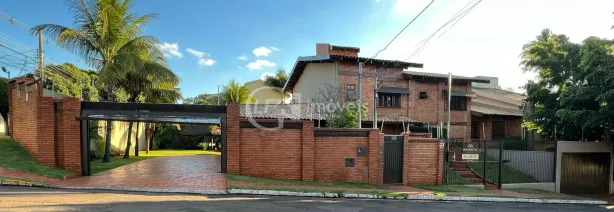 Sobrado com 4 Quartos à venda, 340m² no Chácara Cachoeira, Campo Grande