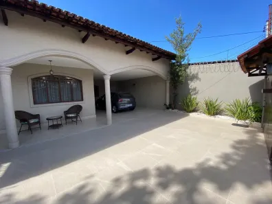 Casa com 3 Quartos à venda, 220m² no Jardim das Esmeraldas, Goiânia