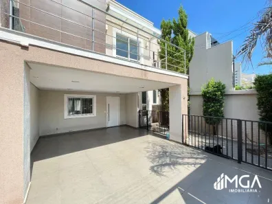 Sobrado com 3 Quartos à venda, 213m² no Panorama, Foz do Iguaçu