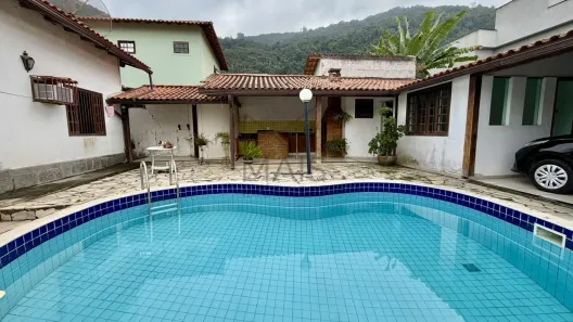 Casa com 4 Quartos à venda, 210m² no Piratininga, Niterói
