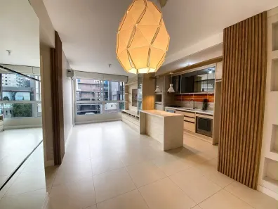 Apartamento com 2 Quartos para alugar, 67m² no Centro, Florianópolis
