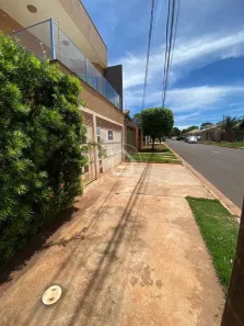 Sobrado com 3 Quartos à venda, 180m² no Parque Residencial Rita Vieira, Campo Grande