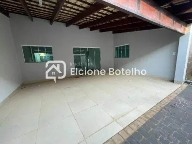 Casa com 3 Quartos para alugar, 180m² no Granada, Uberlândia