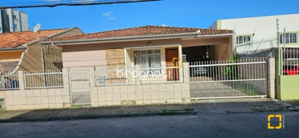 Casa com 3 Quartos à venda, 241m² no Barreiros, São José