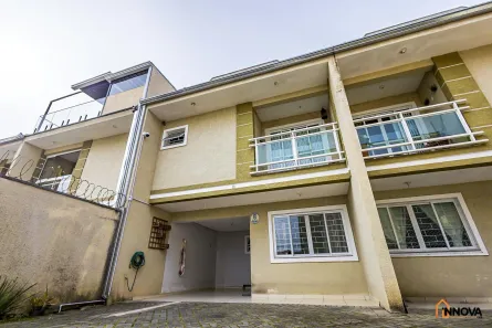 Sobrado com 3 Quartos à venda, 140m² no Fazendinha, Curitiba