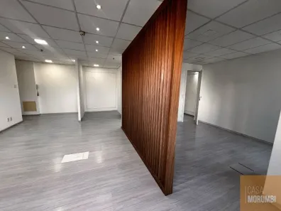 Sala Comercial à venda, 80m² no Vila Andrade, São Paulo