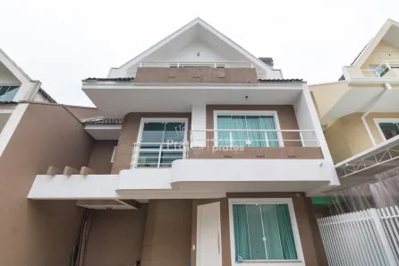 Sobrado com 3 Quartos para alugar, 173m² no Santa Felicidade, Curitiba