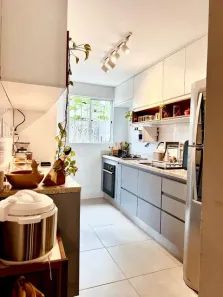 Casa de Condomínio com 4 Quartos para alugar, 130m² no Buraquinho, Lauro de Freitas