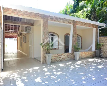 Casa com 4 Quartos à venda, 231m² no Centro, Peruíbe